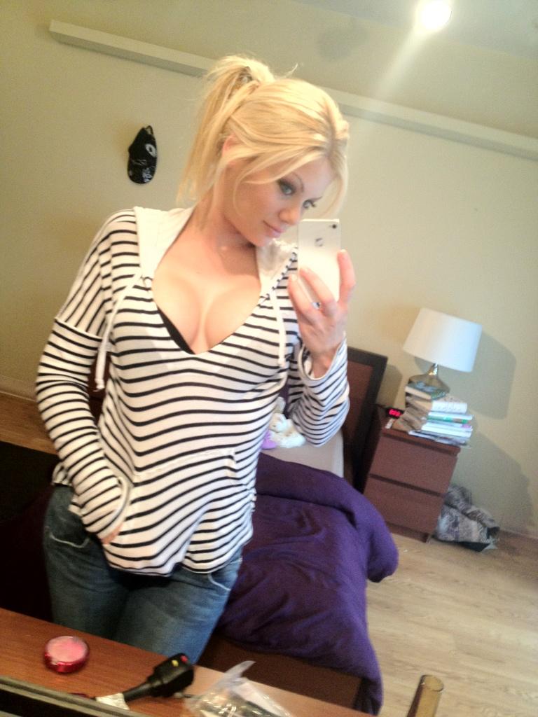 Riley Steele, Selfpic, Selfshot, Selfie, Home, Mirror