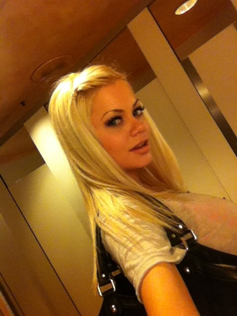 Riley Steele, Selfpic, Selfshot, Selfie, Suspicious, Makeup, Smile