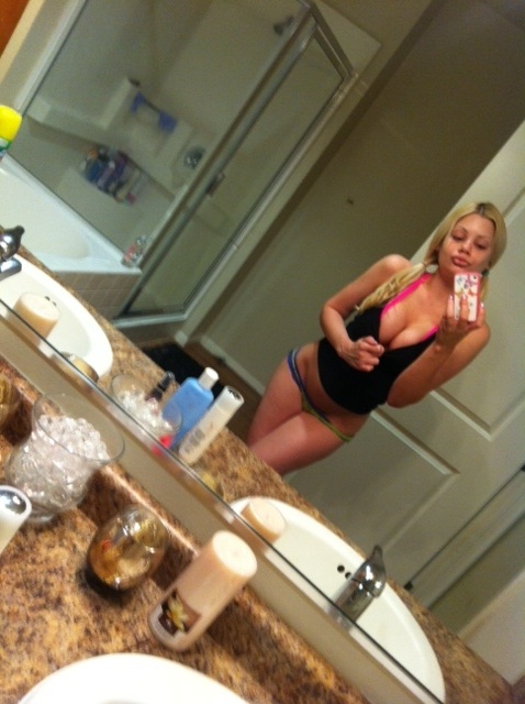 Riley Steele, Selfpic, Selfshot, Selfie, Panties, Mirror, Aftershower