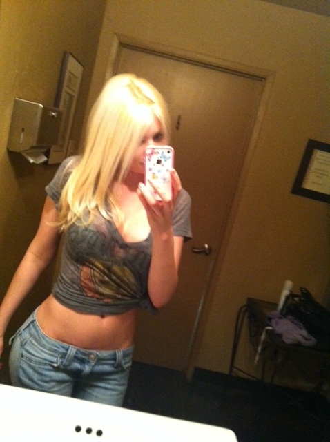 Riley Steele, Selfpic, Selfshot, Selfie, Mirror, Shirt