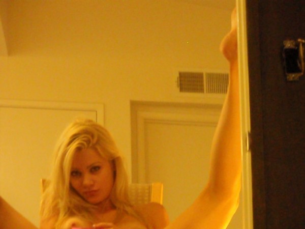 Riley Steele, Selfpic, Selfshot, Selfie, Boobs, Legs, Home, Sexy, Foot, In Room