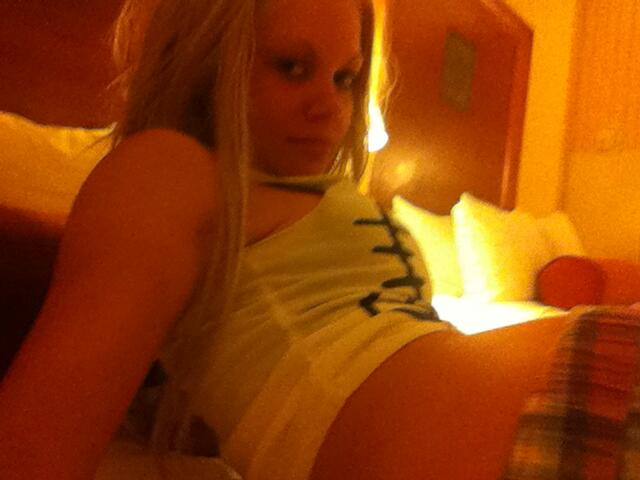 Riley Steele, Selfpic, Selfshot, Selfie, Home, Bed, Horny, Night, Sexy, Seductive, In Bed, Evening