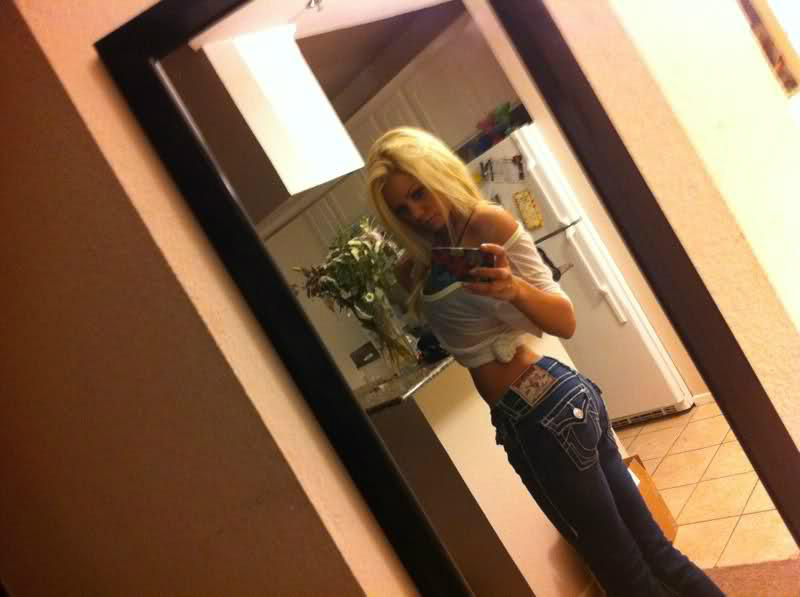 Riley Steele, Selfpic, Selfshot, Selfie, Home, Pants, Sexy, Smile, Evening