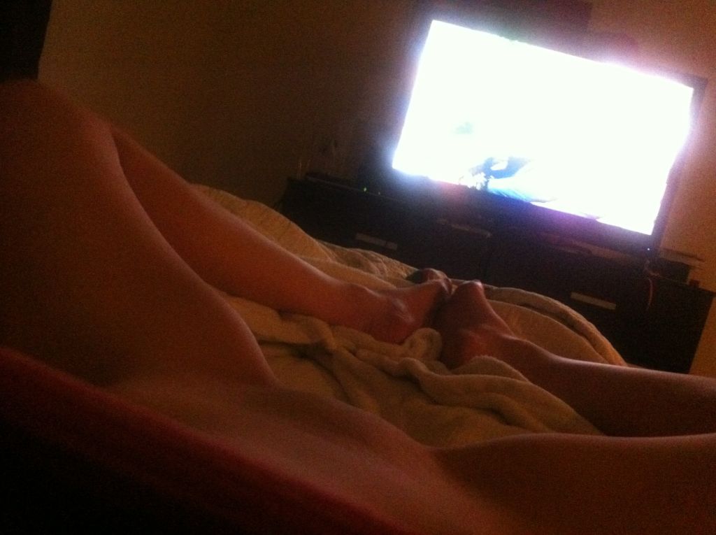 Riley Steele, Selfpic, Selfshot, Selfie, Legs, Home, Bed, Horny, Sexy, Pussy, Tv, Vagina, Foots