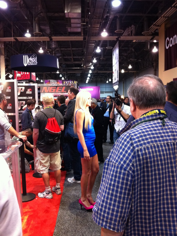 Riley Steele, Sexy, Seductive, Dp, Shot, Riley Pic, Blue Dress, Pink Shoes