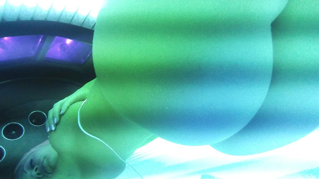 Riley Steele, Selfpic, Selfshot, Selfie, Ass, Butt, Beauty, Sexy, Seductive, Booty, Solarium, Ultraviolet
