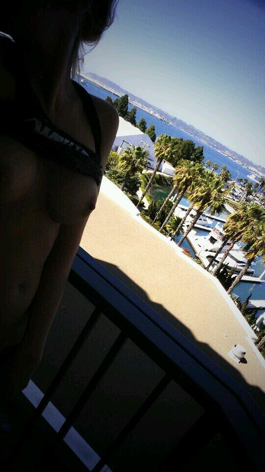 Riley Steele, Selfpic, Selfshot, Selfie, Boobs, Beauty, Horny, Sexy, Morning, Beach, Seductive, Tits