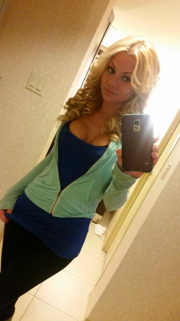 Riley Steele, Selfpic, Selfshot, Selfie, Home, Mirror, Sexy, Hairstyle, Evening, Day
